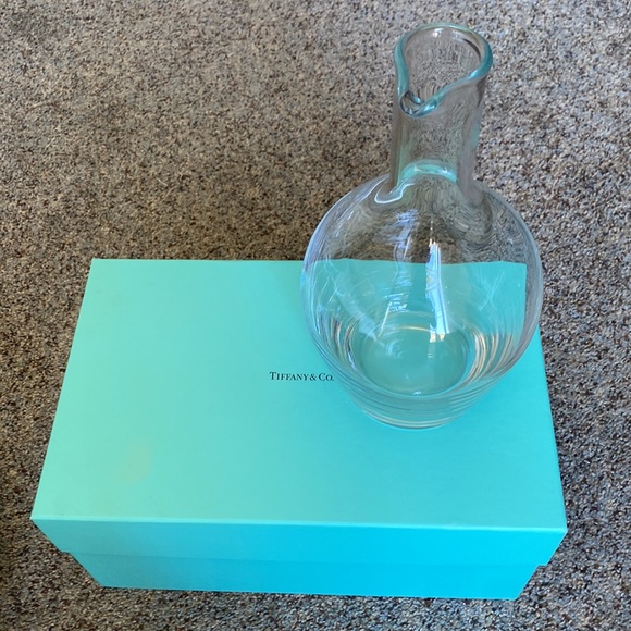 Tiffany & Co. Round Wine Decanter Brand New It’s so Beautiful and Elegant - Picture 2 of 5